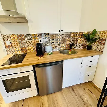Nancy-place, A2d Petit Appartement, Thermal, Artem Apartment *